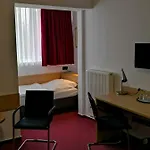 Hotel Haus Vom Guten Hirten 3*