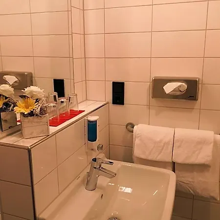 Haus Vom Guten Hirten מלון