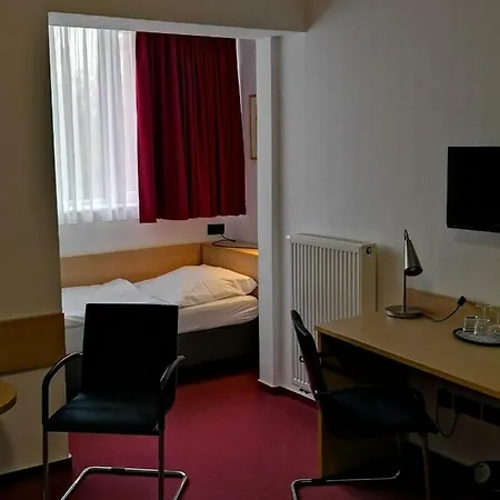 فندق Haus Vom Guten Hirten 3*