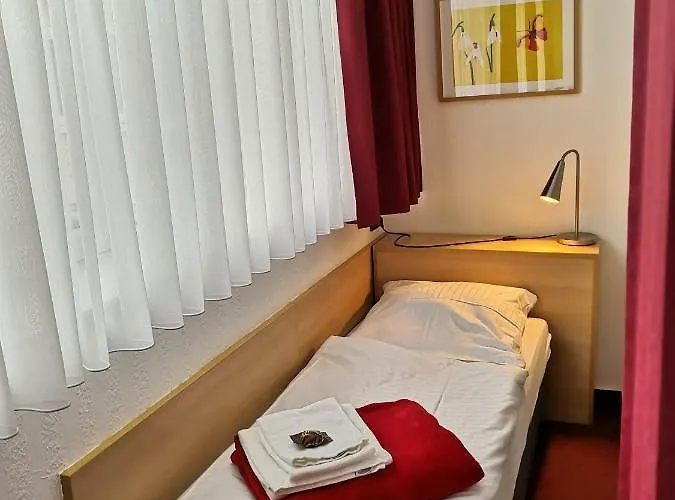 Hotel Haus Vom Guten Hirten 3*